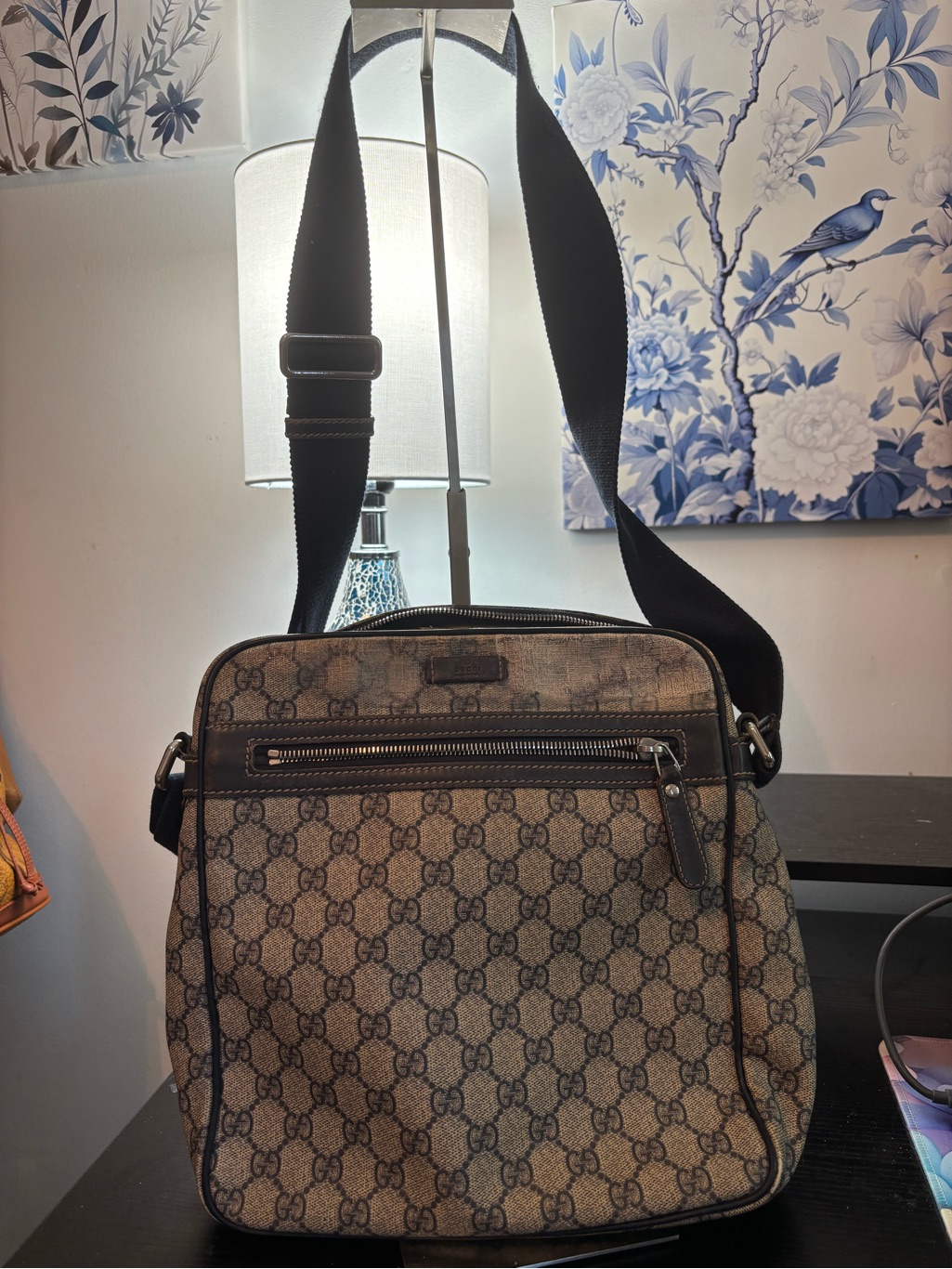 Authentic Gucci Gg Supreme Coated Canvas Messenger Bag